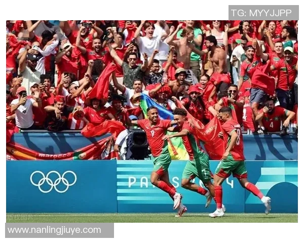 足球恭喜：庆祝球队胜利的激情时刻与球迷的热烈支持